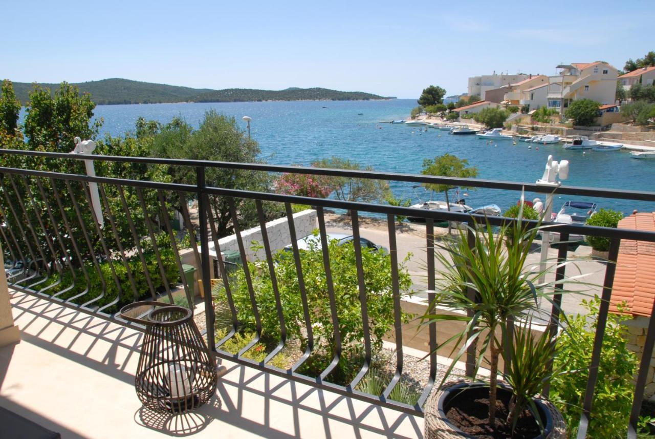 Beachfront Apartment Nikol Žaborić Exterior foto