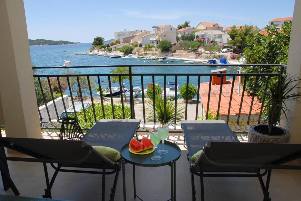 Beachfront Apartment Nikol Žaborić Exterior foto